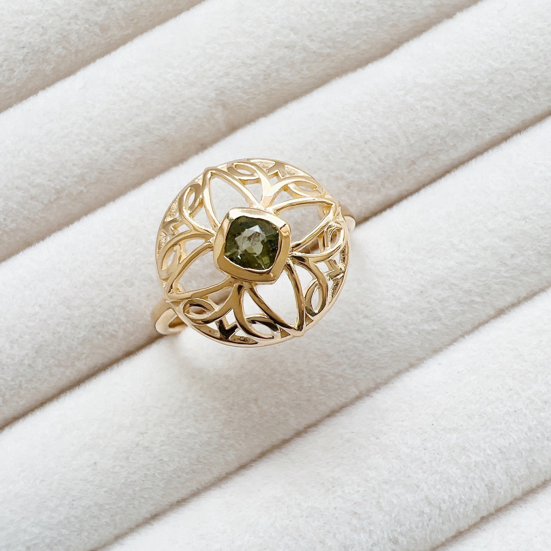 MOLDAVITE RING 18K GOLD FACETED